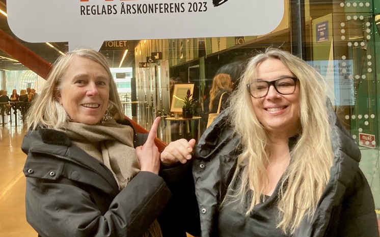 Stina Almkvist och Annika Fredriksson på Reglabs årskonferens.