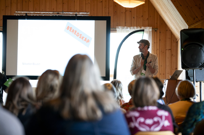 Sebastien Boudet talar på Älvarnas landsbygdskonferens.