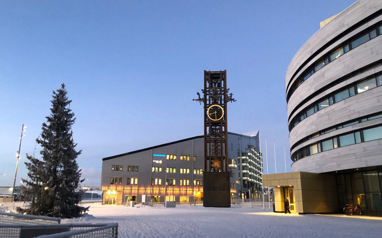 Kiruna klocktorn utanför Kristallen