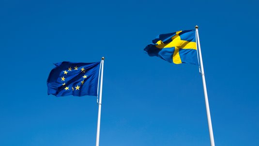 Två flaggor EU och Sverige.