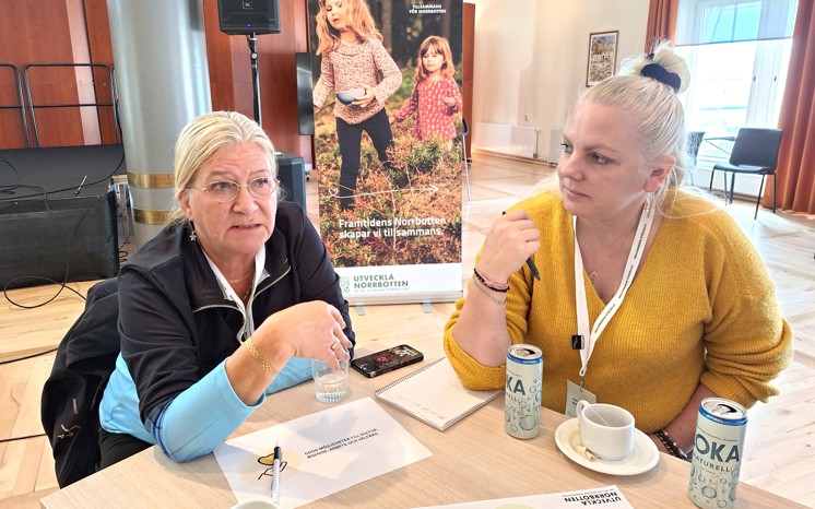 Anita Österstrand, Medborgarskolan och Viktoria Wikström (S) till höger under RUS-dialog i Kalix.